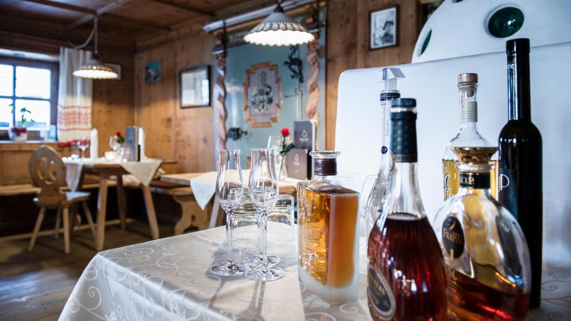 Hotel Goldener Adler - Im Sommer Silvretta Card Premium Inkludiert Ischgl Exteriör bild
