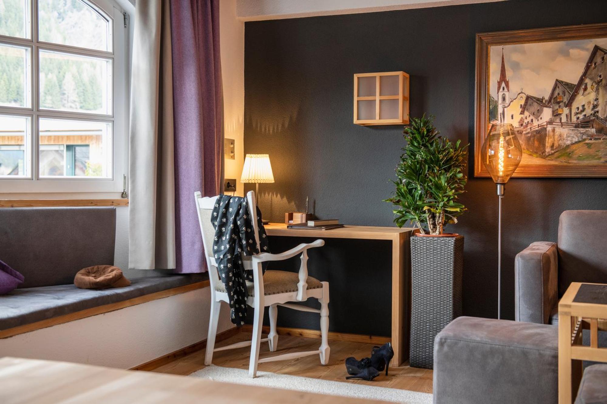 Hotel Goldener Adler - Im Sommer Silvretta Card Premium Inkludiert Ischgl Exteriör bild