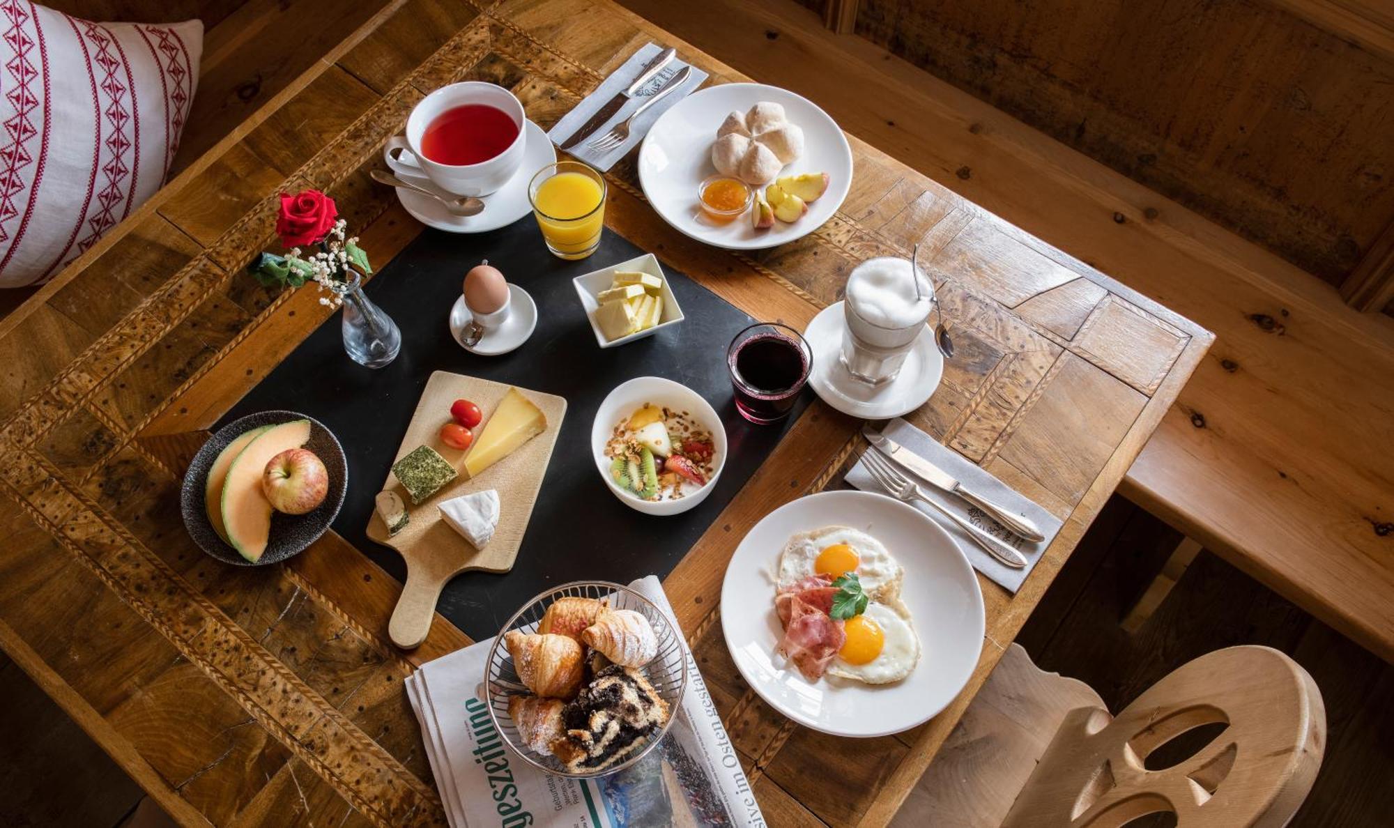 Hotel Goldener Adler - Im Sommer Silvretta Card Premium Inkludiert Ischgl Exteriör bild