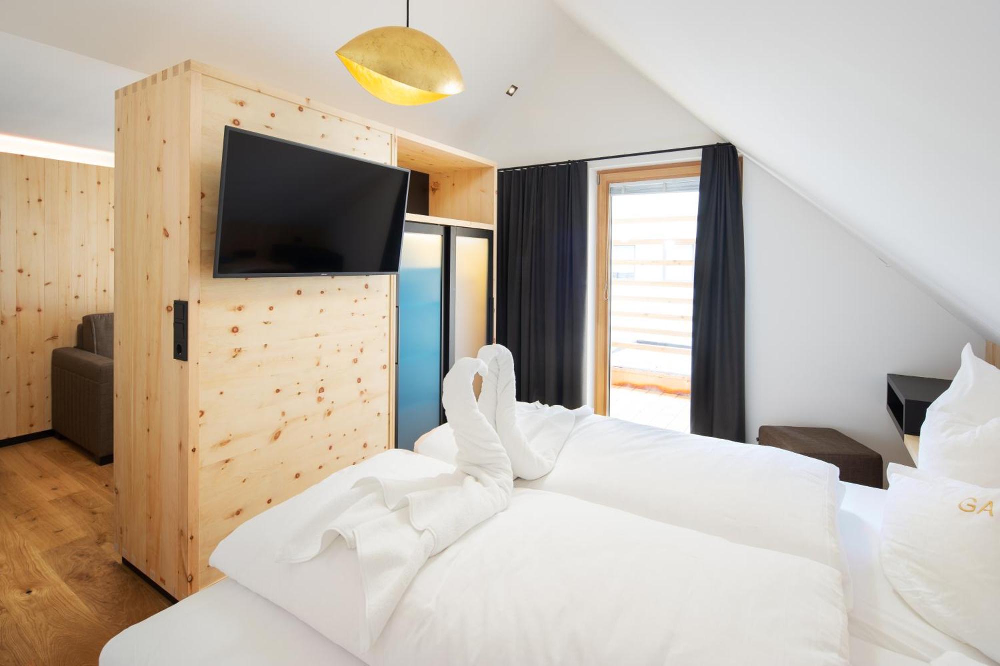 Hotel Goldener Adler - Im Sommer Silvretta Card Premium Inkludiert Ischgl Exteriör bild