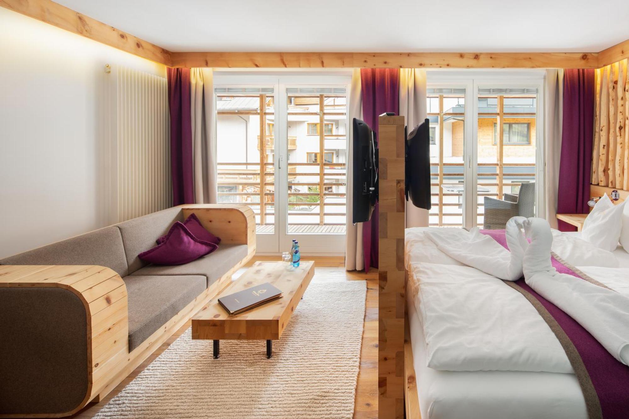 Hotel Goldener Adler - Im Sommer Silvretta Card Premium Inkludiert Ischgl Exteriör bild