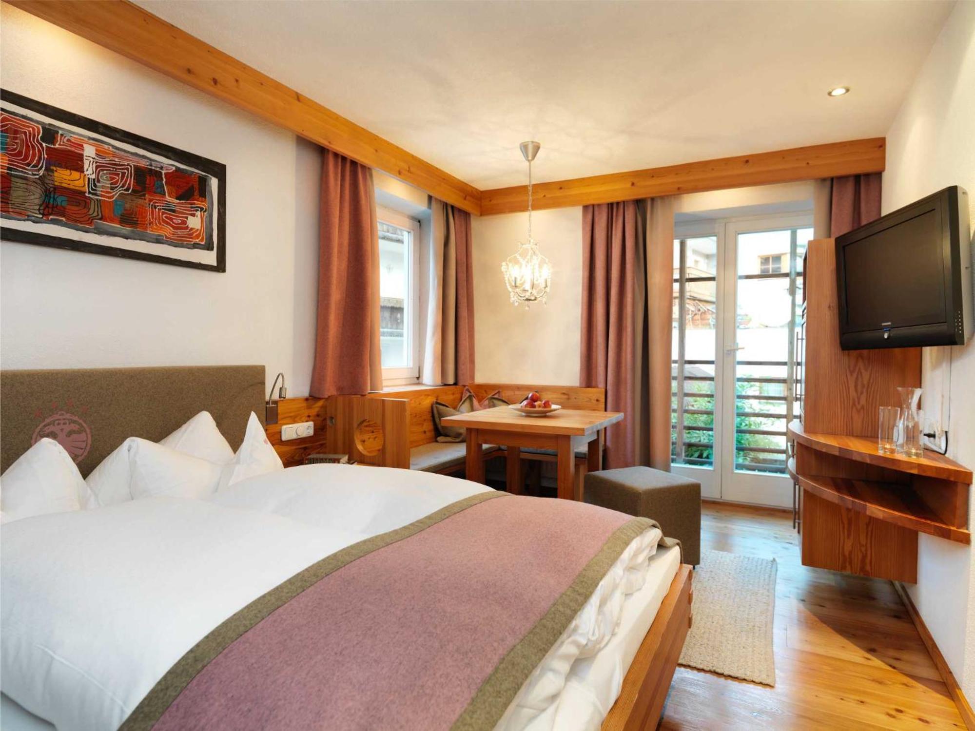 Hotel Goldener Adler - Im Sommer Silvretta Card Premium Inkludiert Ischgl Exteriör bild