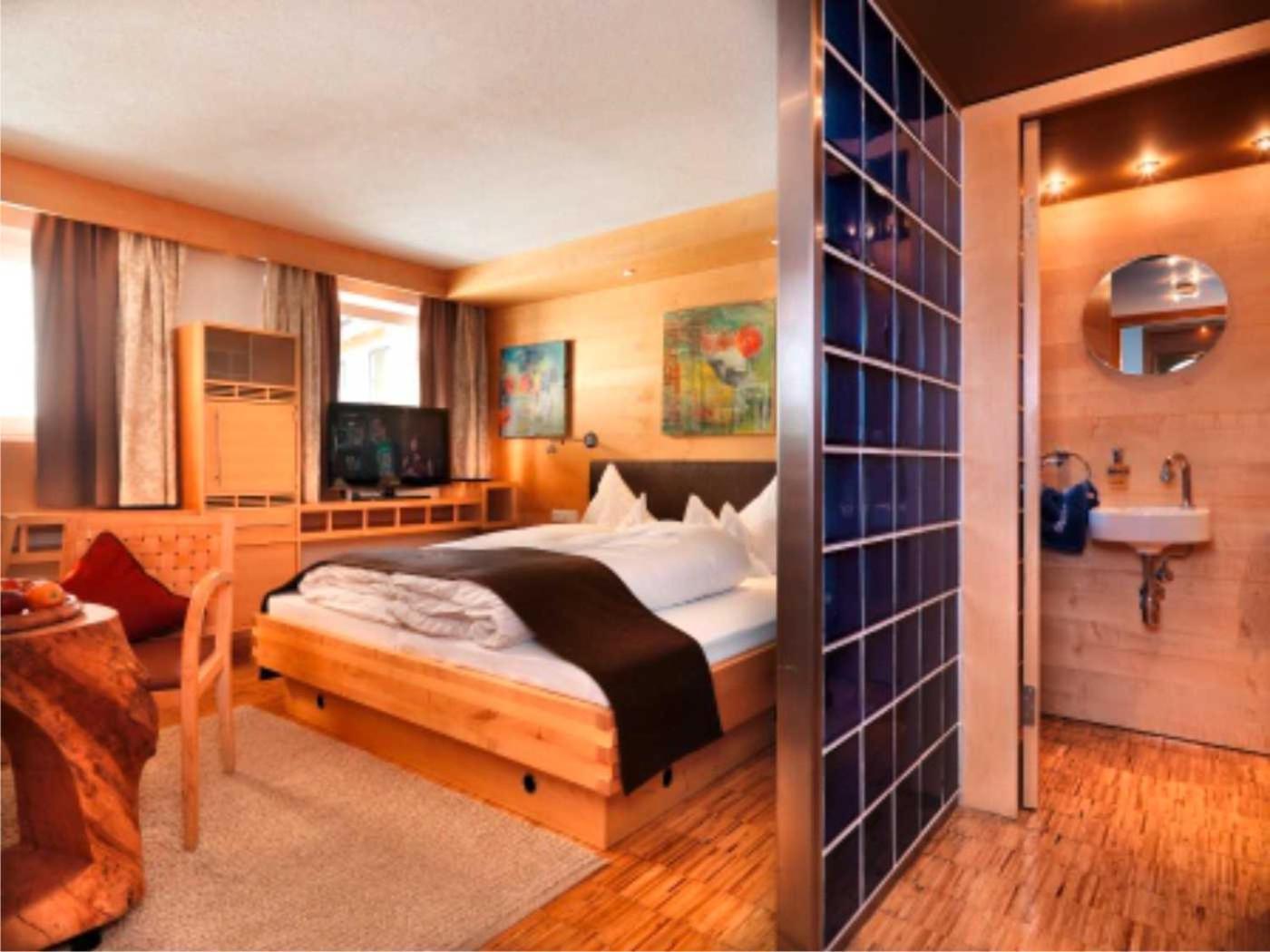 Hotel Goldener Adler - Im Sommer Silvretta Card Premium Inkludiert Ischgl Exteriör bild
