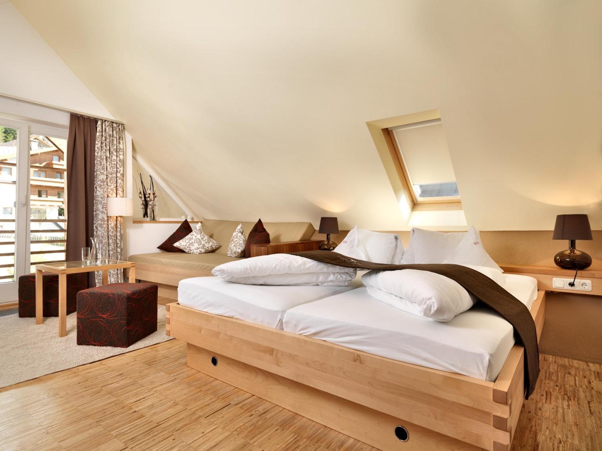 Hotel Goldener Adler - Im Sommer Silvretta Card Premium Inkludiert Ischgl Exteriör bild