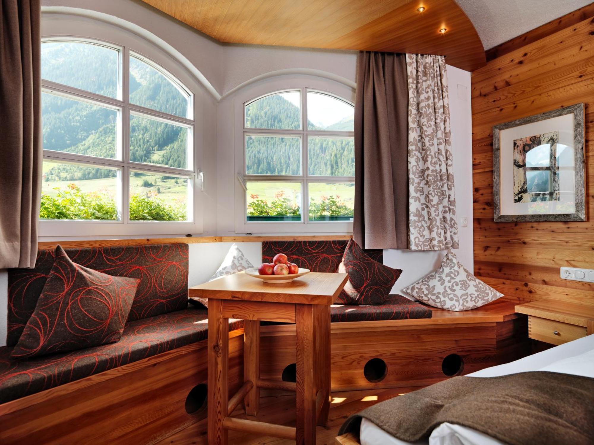 Hotel Goldener Adler - Im Sommer Silvretta Card Premium Inkludiert Ischgl Exteriör bild