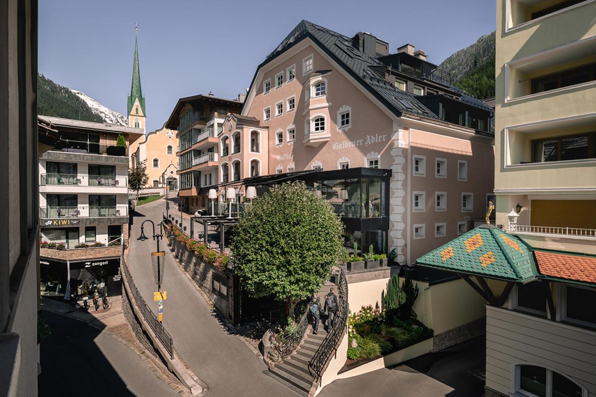 Hotel Goldener Adler - Im Sommer Silvretta Card Premium Inkludiert Ischgl Exteriör bild